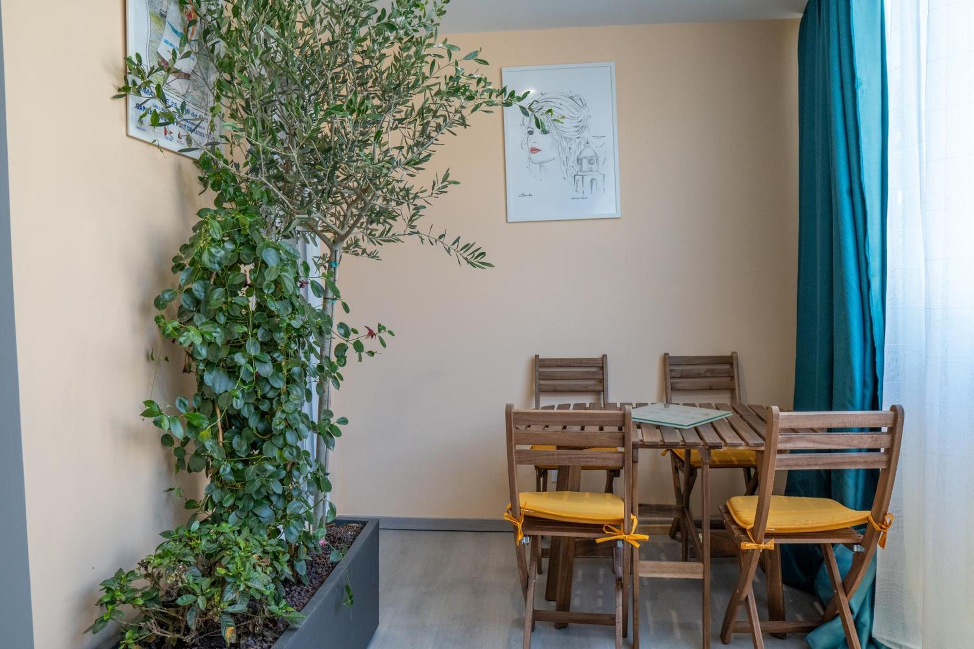 T2! 3 Ou 4 Personnes Centre Ville Neuf Avec Garage Санари-сюр-Мер Экстерьер фото