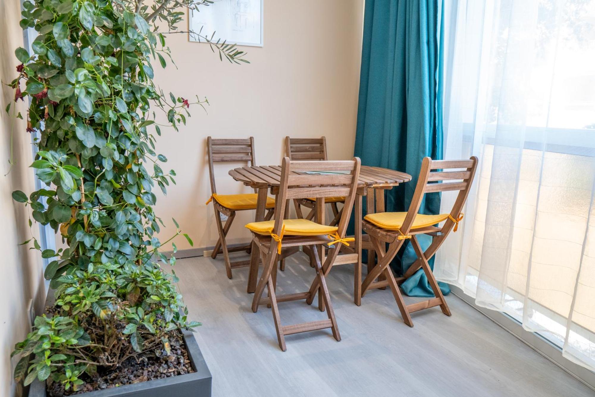 T2! 3 Ou 4 Personnes Centre Ville Neuf Avec Garage Санари-сюр-Мер Экстерьер фото